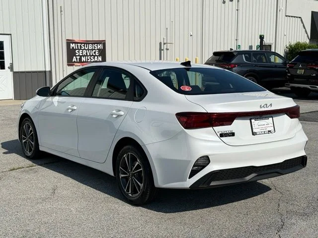 Used 2024 White Kia LXS image 5