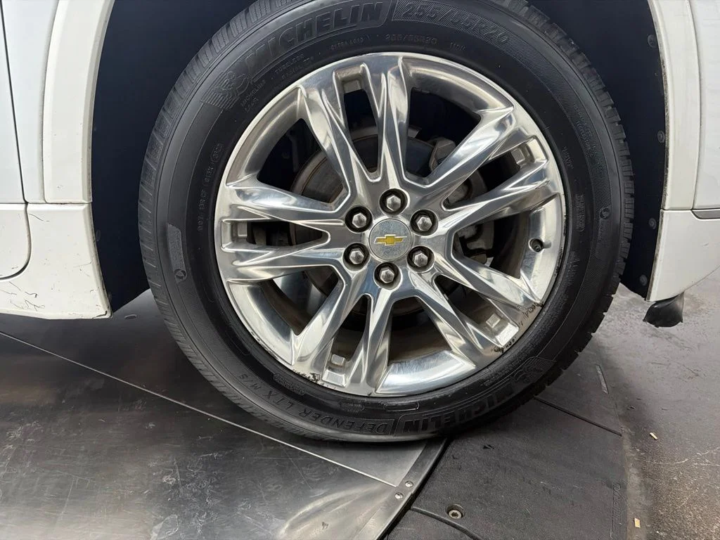 Used 2019 Beige Chevrolet High Country image 9