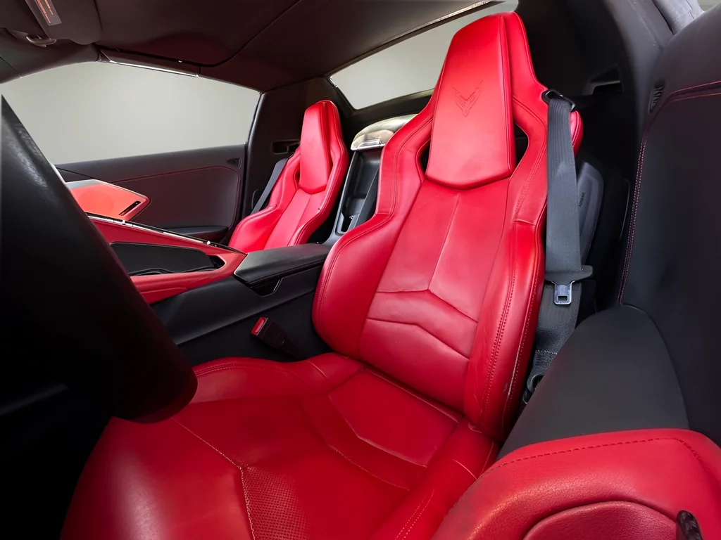 Used 2022 White Chevrolet Stingray image 23