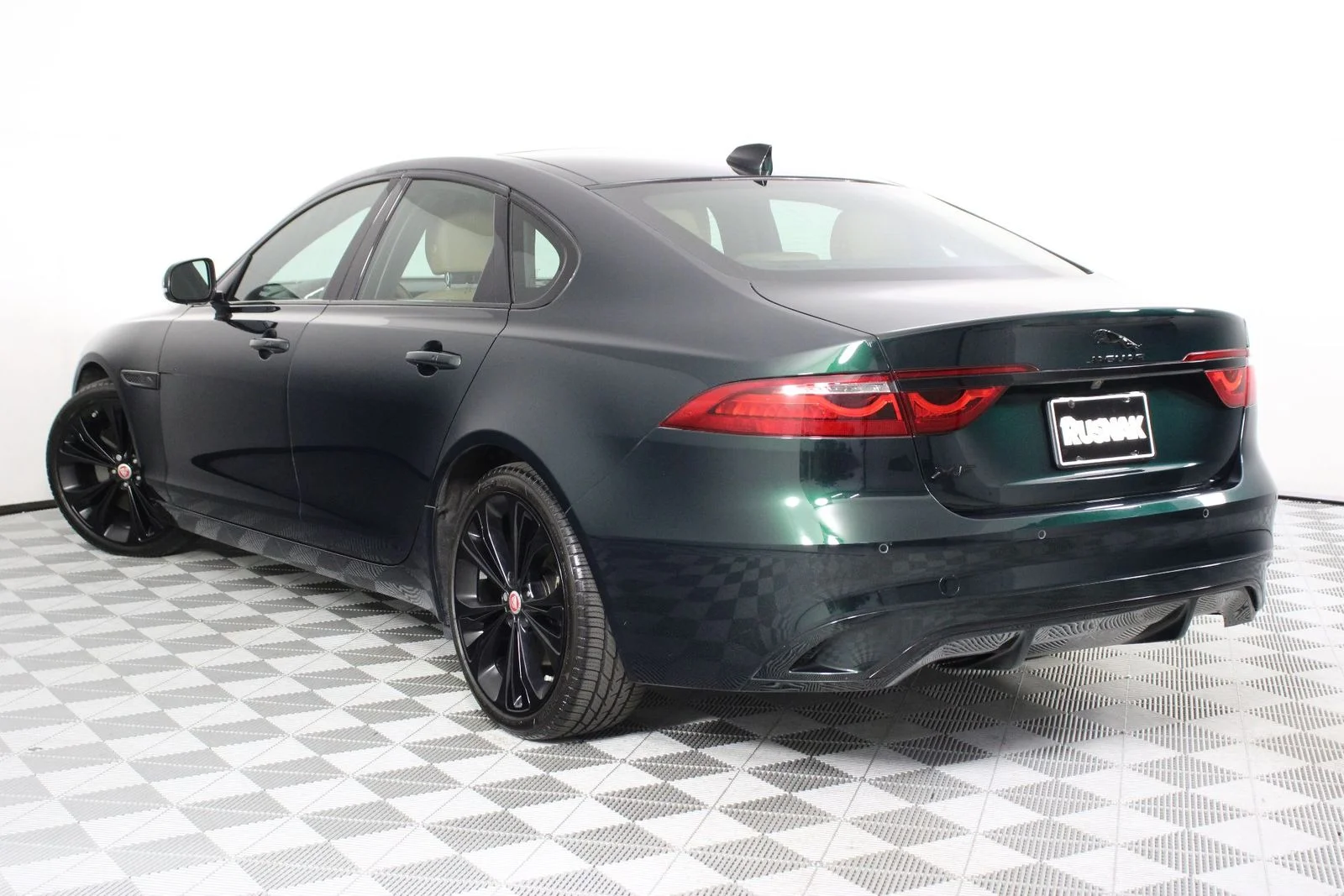 Used 2023 British Racing Green Metallic Jaguar SE image 4
