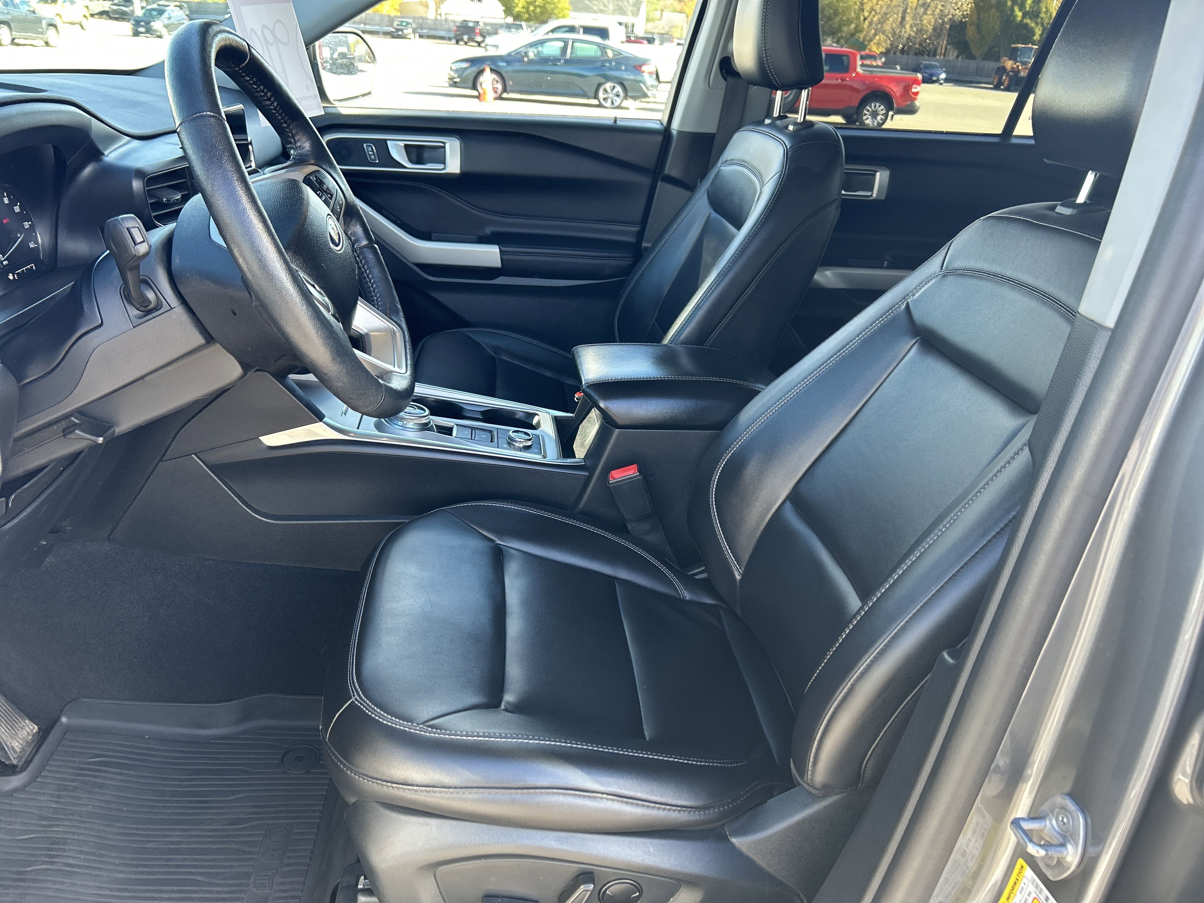 2023 Ford Explorer XLT - Photo 9