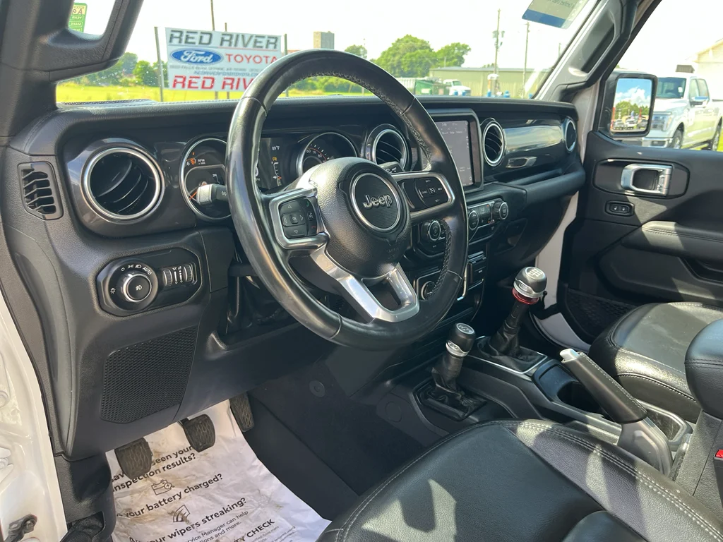 Used 2021 Bright White Clearcoat Jeep Unlimited Sahara Altitude image 15