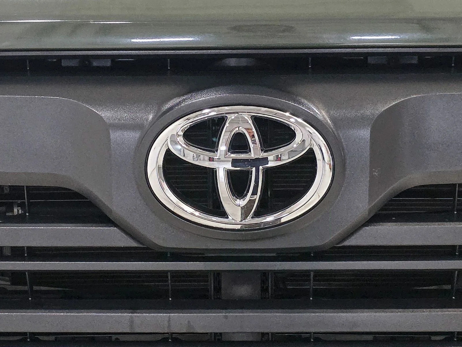 Used 2023 Green Toyota SR5 image 13