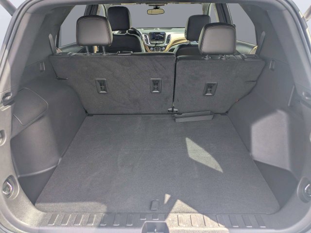 Used 2022 Pearl Chevrolet Premier image 12