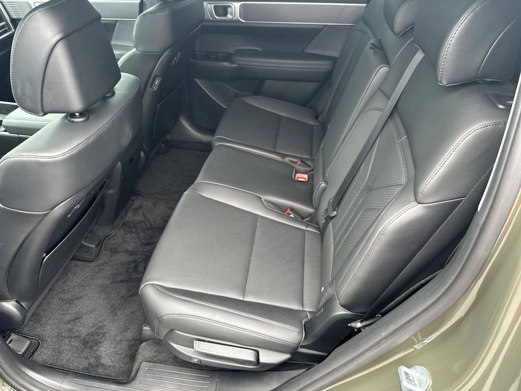 Used 2025 Rockwood Green Hyundai SEL image 24
