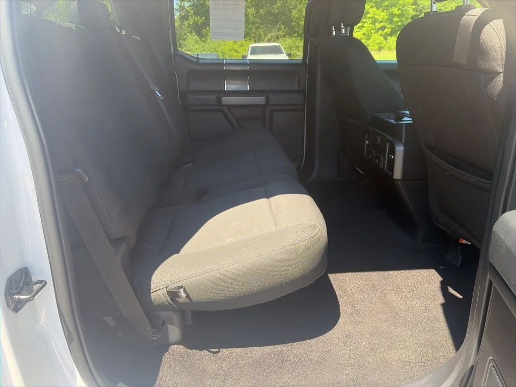 Certified Used 2020 Oxford White Ford XLT image 32