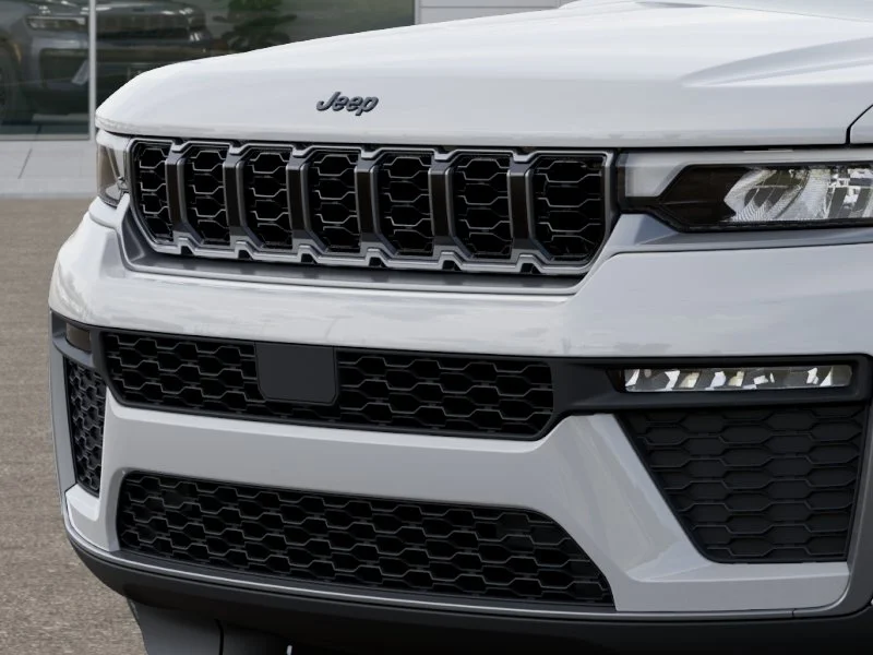 New 2026 Bright White Clear-Coat Exterior Paint Jeep Limited image 37