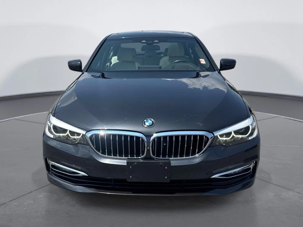 Used 2017 Gray BMW 530i xDrive image 2