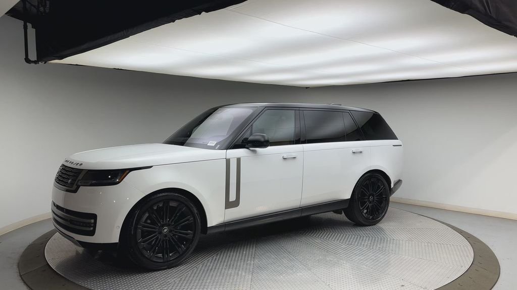 Certified Used 2023 Fuji White Land Rover SE image 6