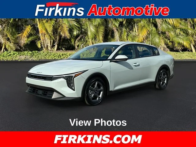 2025 Kia K4 LXS AT's photo