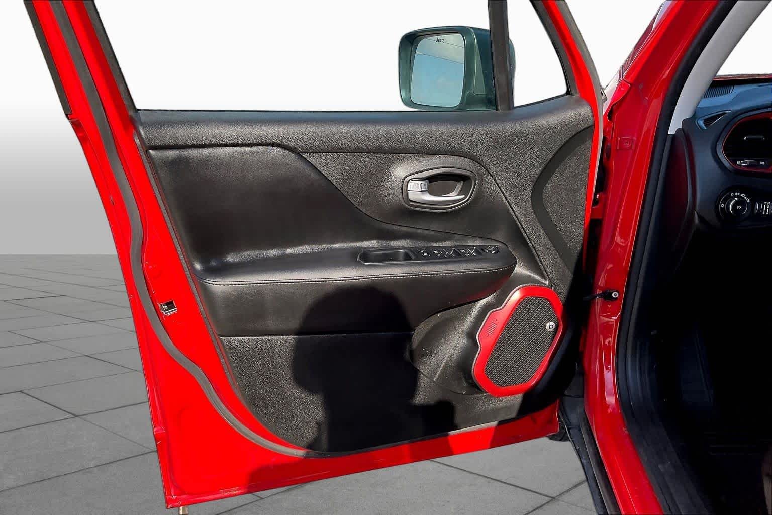Used 2016 Colorado Red Jeep Trailhawk image 22