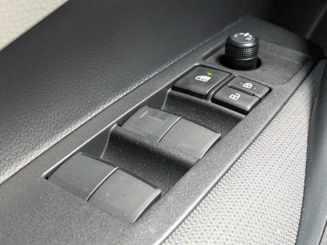 2026 Toyota Corolla LE - Photo 21