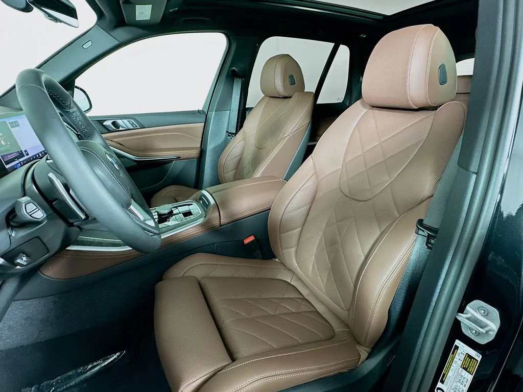 New 2026 Black Sapphire Metallic BMW xDrive40i image 23