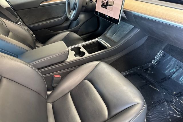 Used 2022  Tesla Performance image 19