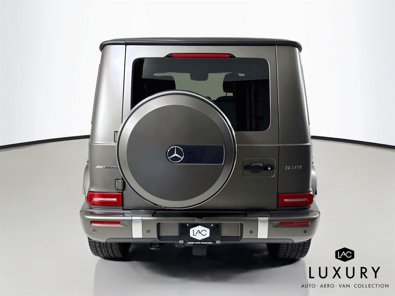 Used 2026 MANUFAKTUR Monza Grey Magno Mercedes-Benz AMG® G 63 | Manu Int Package Plus | Carbon Trim image 6