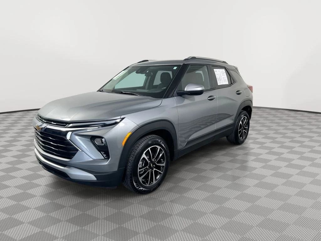 Used 2024 Gray Chevrolet LT image 4