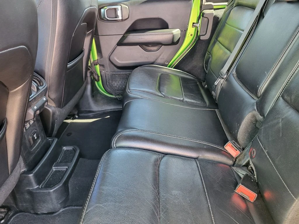Used 2018 Mojito! Clearcoat Jeep Unlimited Sahara image 23