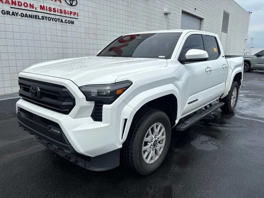 Used 2025 White Toyota SR5 image 1