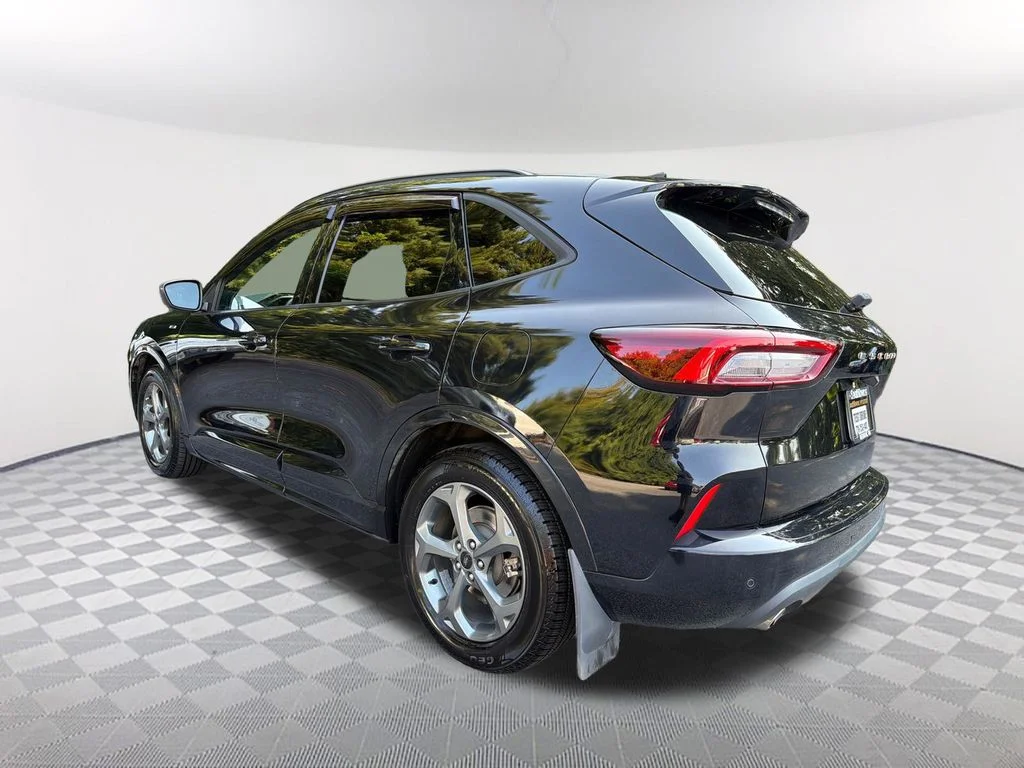 Used 2023 Black Ford ST-Line image 7