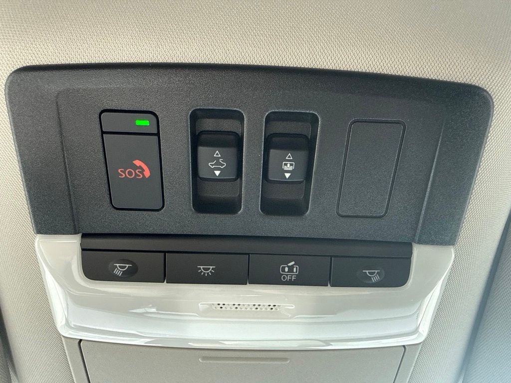 New 2026 Gray Nissan Platinum image 36