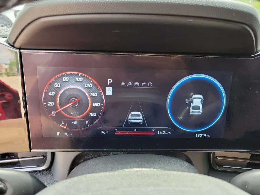 Used 2025 Red Hyundai Base image 22