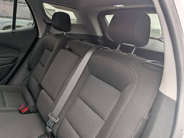 Used 2024 White GMC SLE image 26