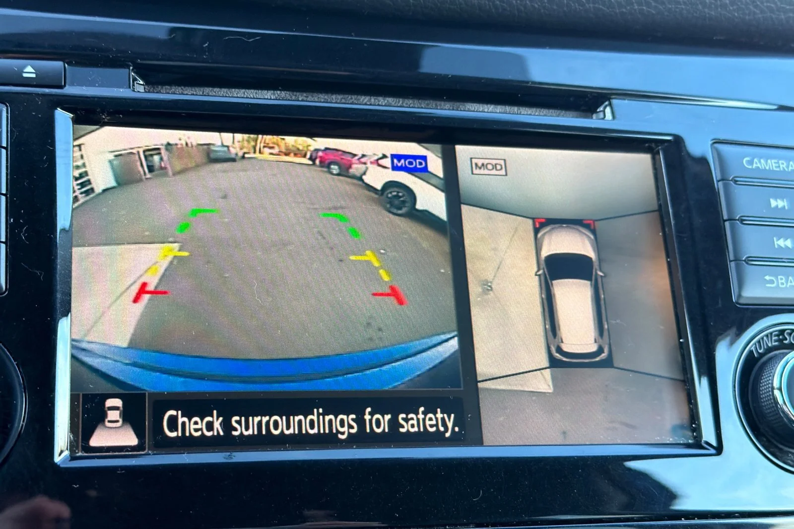 Used 2019 Caspian Blue Metallic Nissan SL image 19