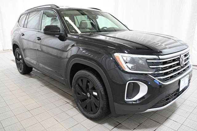 New 2026 Black Volkswagen 2.0T SE w/Technology image 15