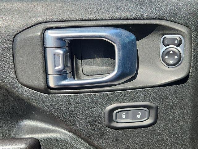 Used 2020 Black Jeep Willys image 21