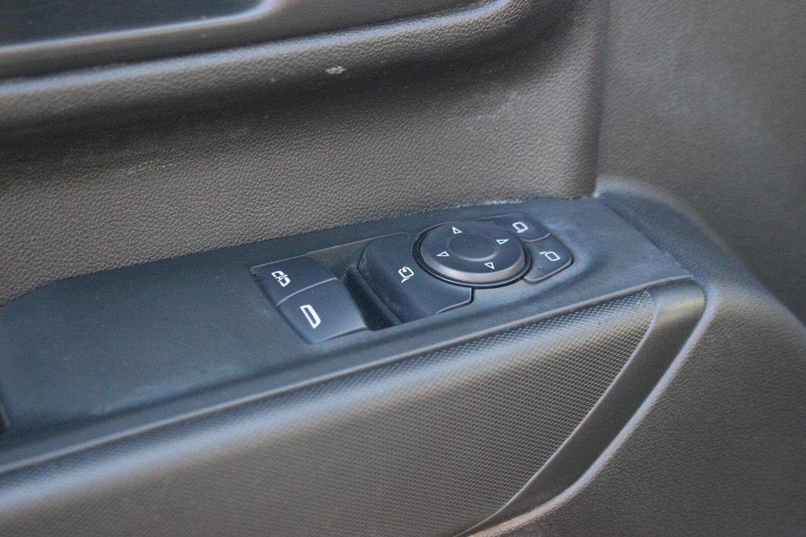 Used 2025 Summit White Chevrolet WT image 15