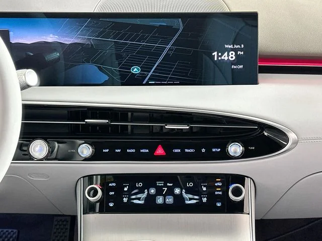 New 2026 White Genesis 2.5T Advanced image 16
