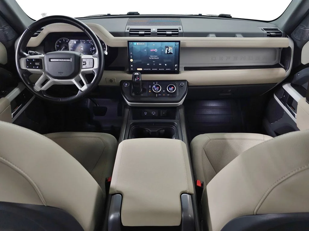 Used 2023 Black Land Rover S image 11