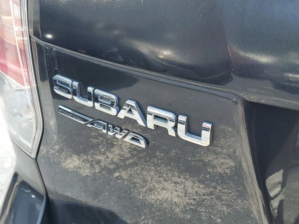 Used 2017 Gray Subaru 2.5i Premium image 9