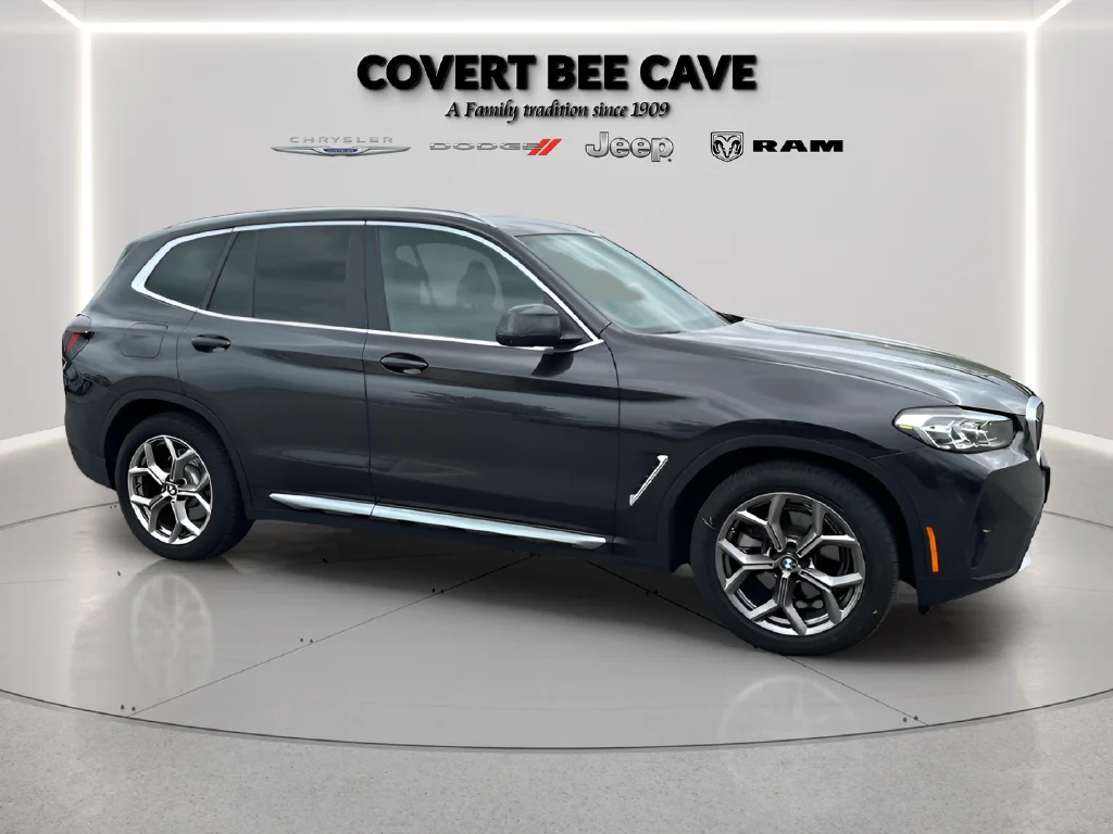 Used 2024 Gray BMW sDrive30i image 15