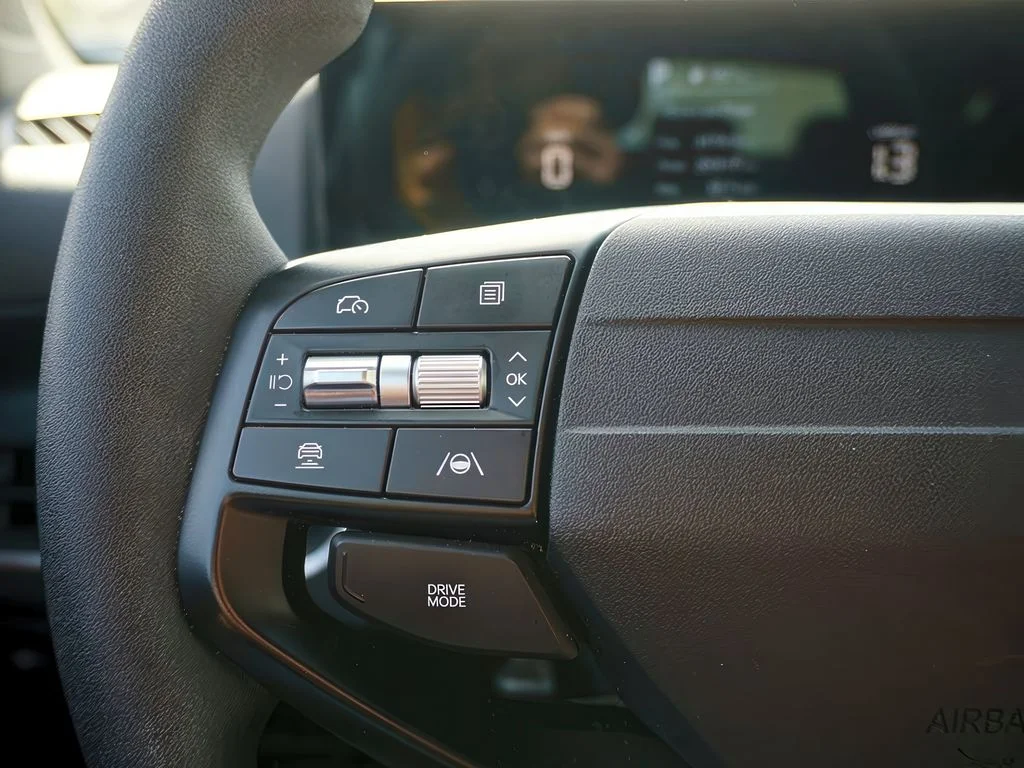2025 Kia K4 LXS - Photo 25
