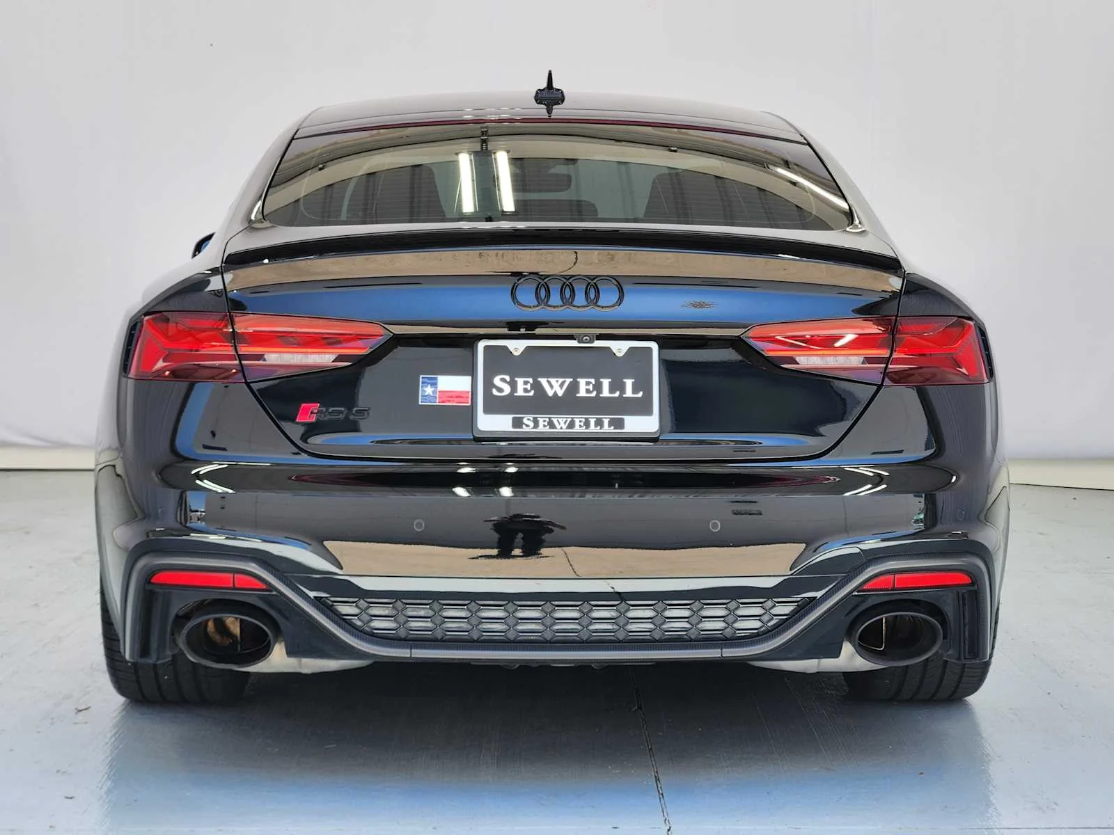 Used 2024 Mythos Black Metallic Audi  image 7