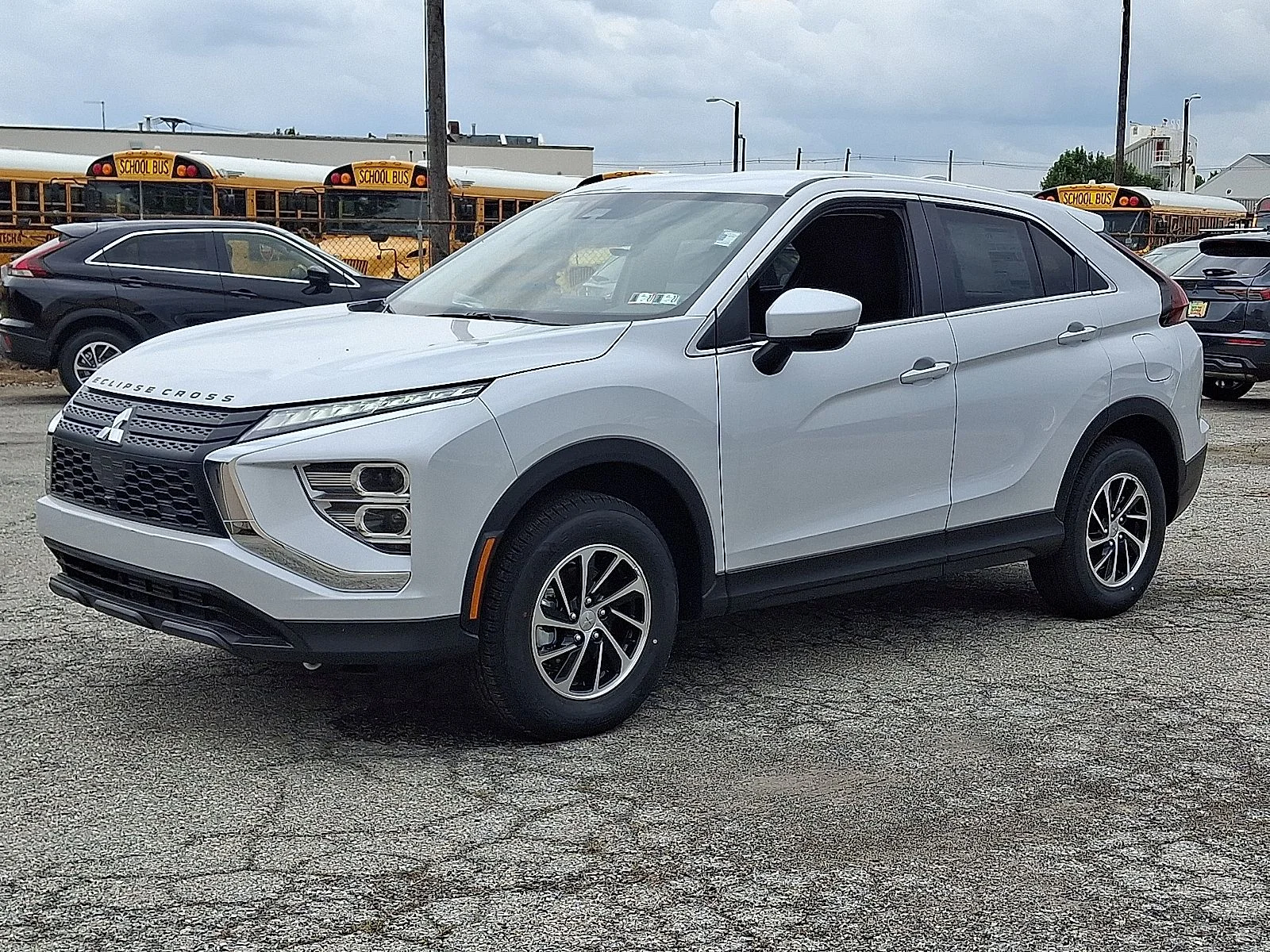 New 2026 White Mitsubishi ES image 4