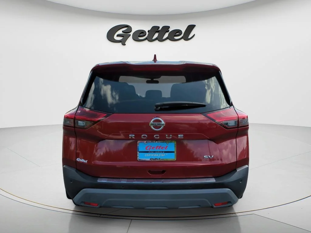 Used 2021 Red Nissan SV FWD image 3