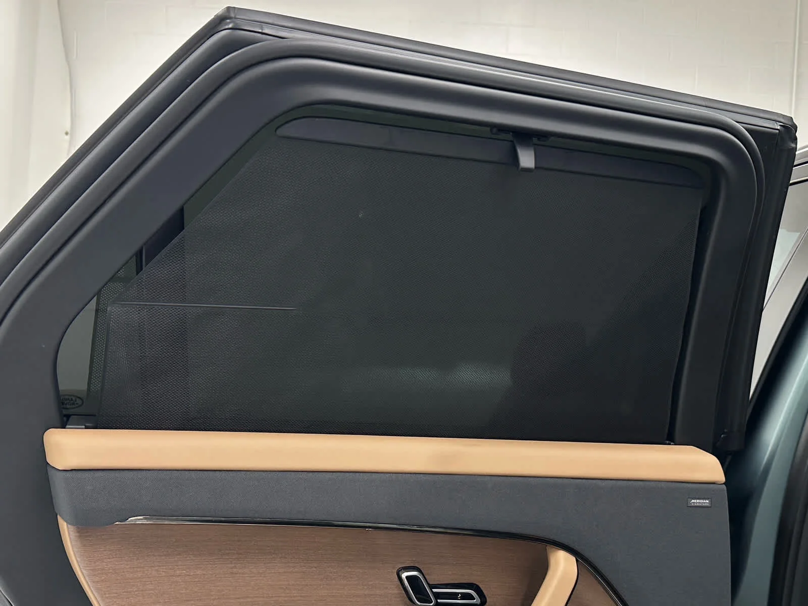 Used 2025 SV BESPOKE MATTE GREEN Land Rover SV Edition Two image 43