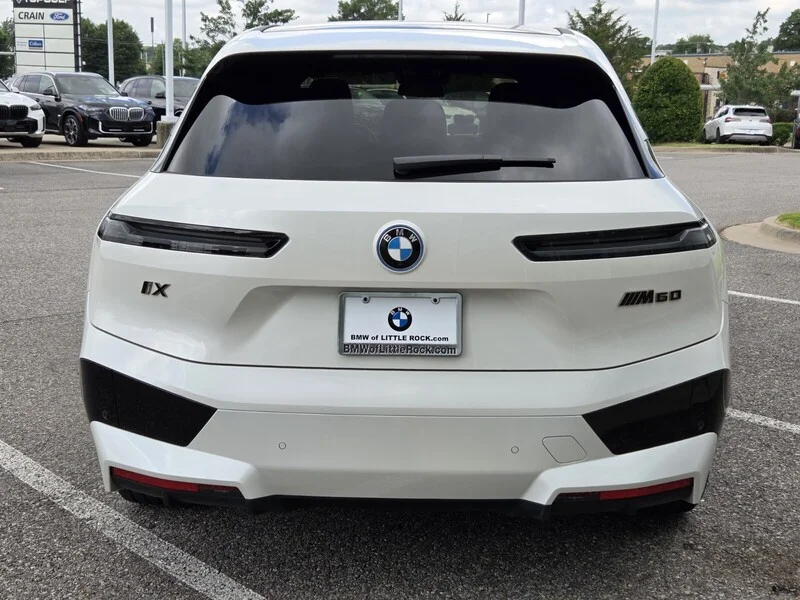 Used 2024 White Metallic BMW M60 SPORTS ACTIVITY VEHICLE image 4