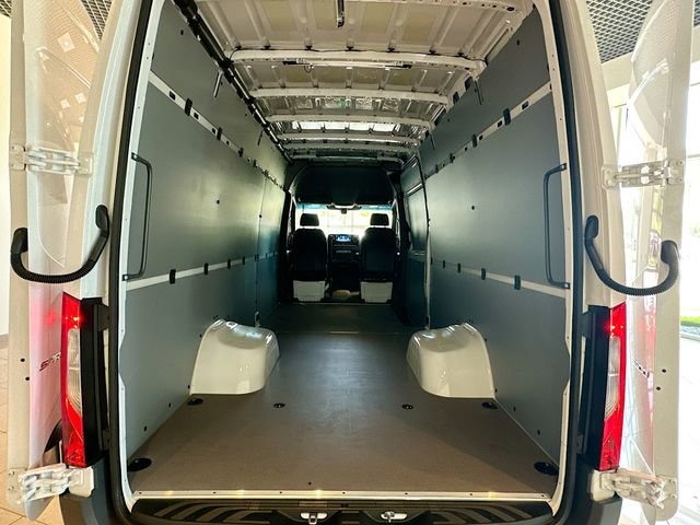 New 2026 Arctic White Mercedes-Benz Cargo 170 WB image 50