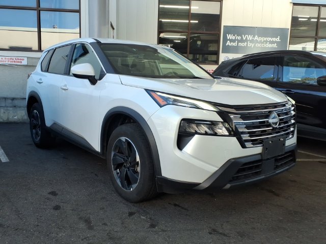 Used 2024 White Nissan SV image 4