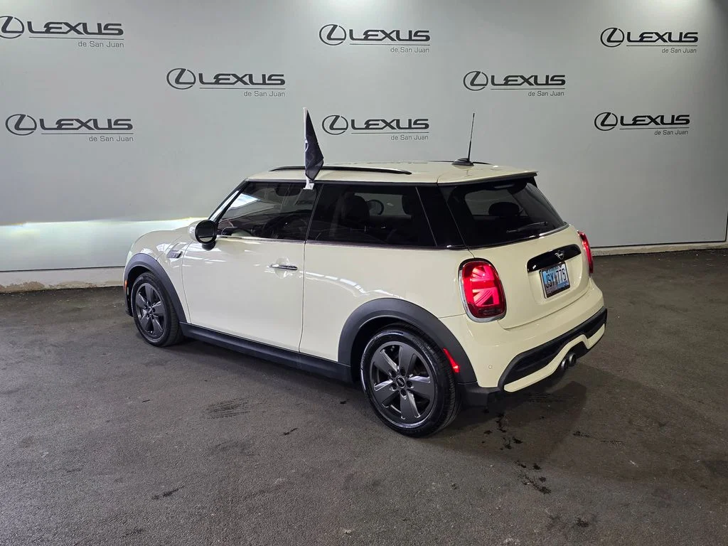 Used 2022 White MINI Signature image 8