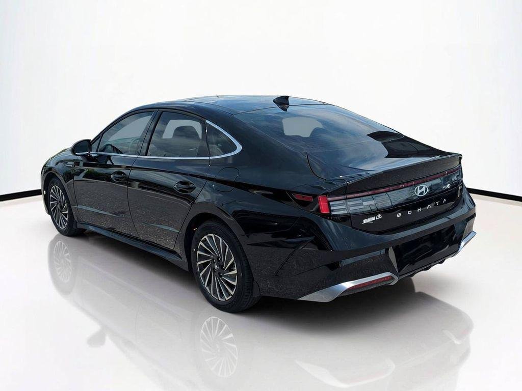 New 2026 Black Hyundai SEL image 7