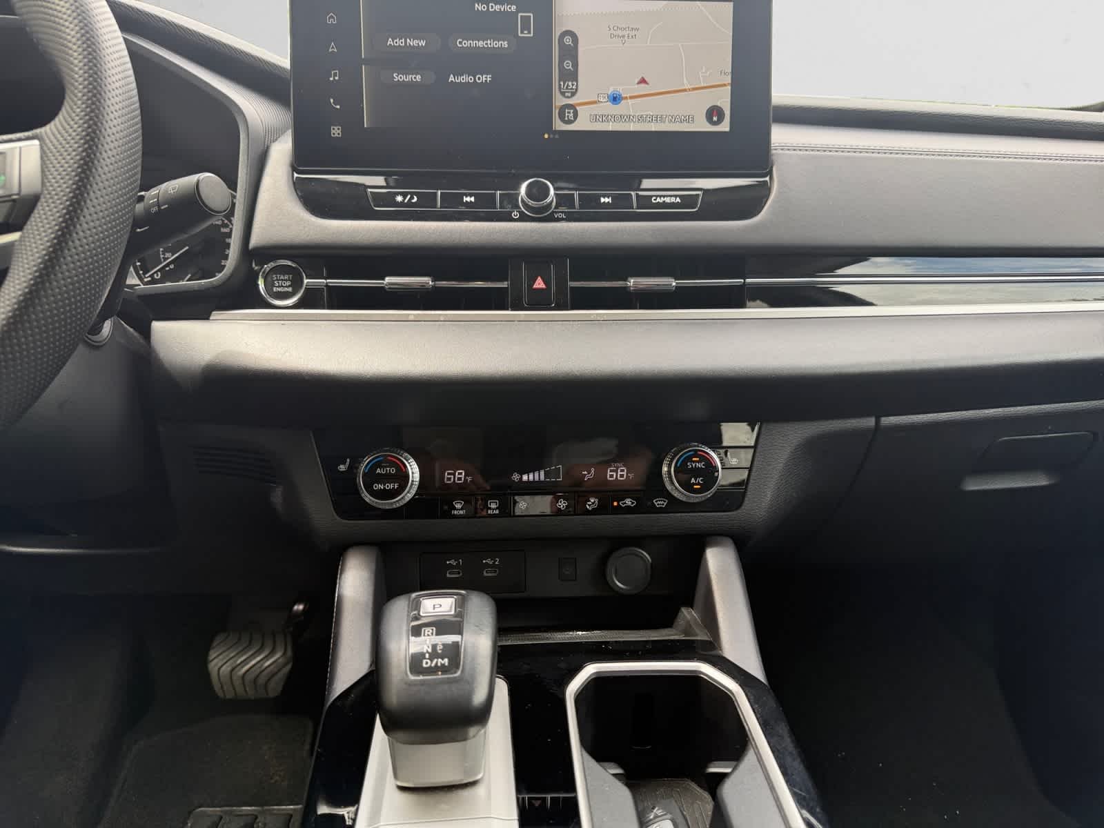 Used 2025 Gray Mitsubishi SE image 11