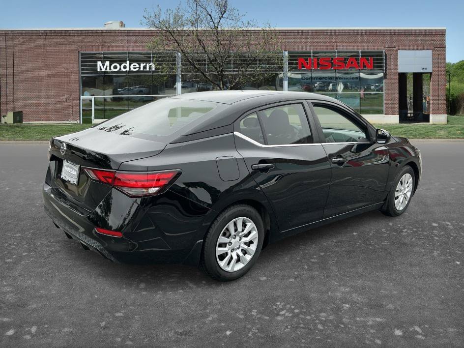 Used 2022 Super Black Nissan S image 4