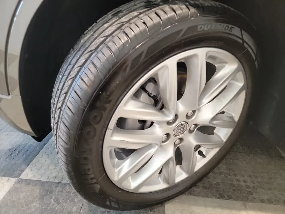 Used 2019 BRONZE ALLOY METALLIC Buick Premium image 8
