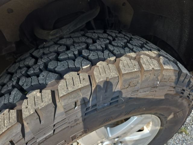Certified Used 2022 Oxford White Ford XLT image 24