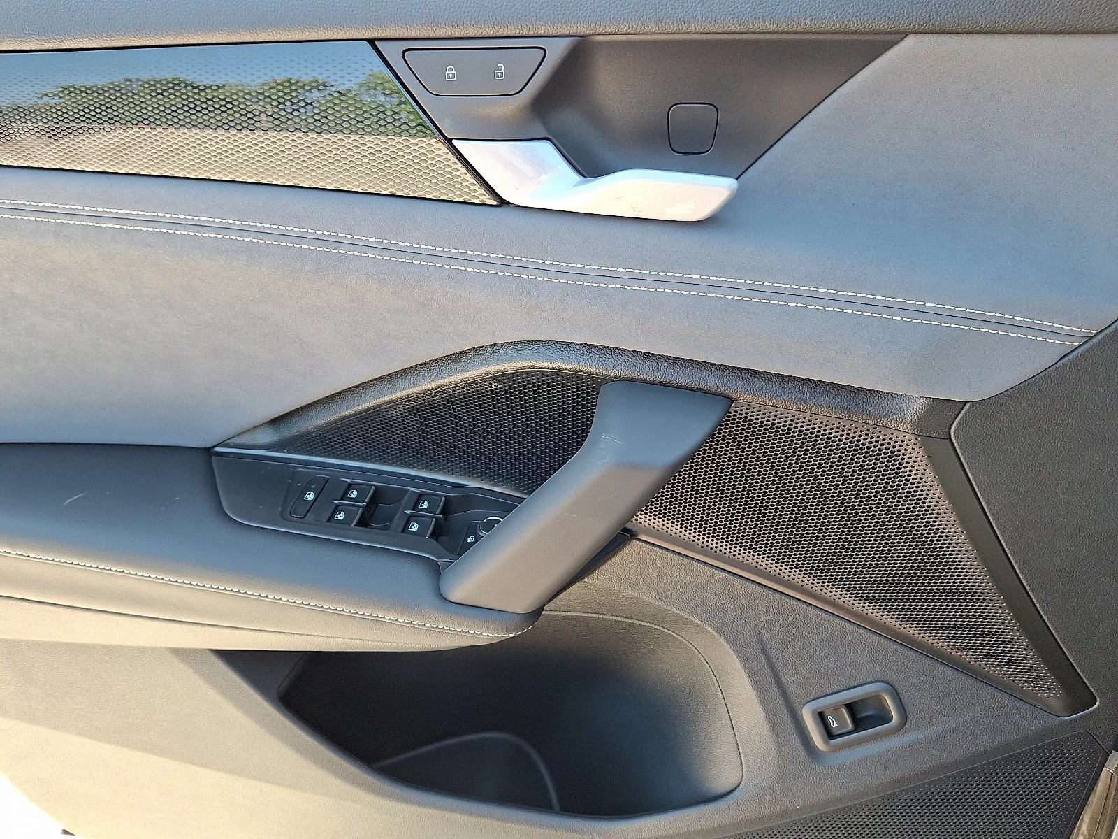 New 2026 Platinum Gray Metallic Volkswagen SE R-Line Black image 9