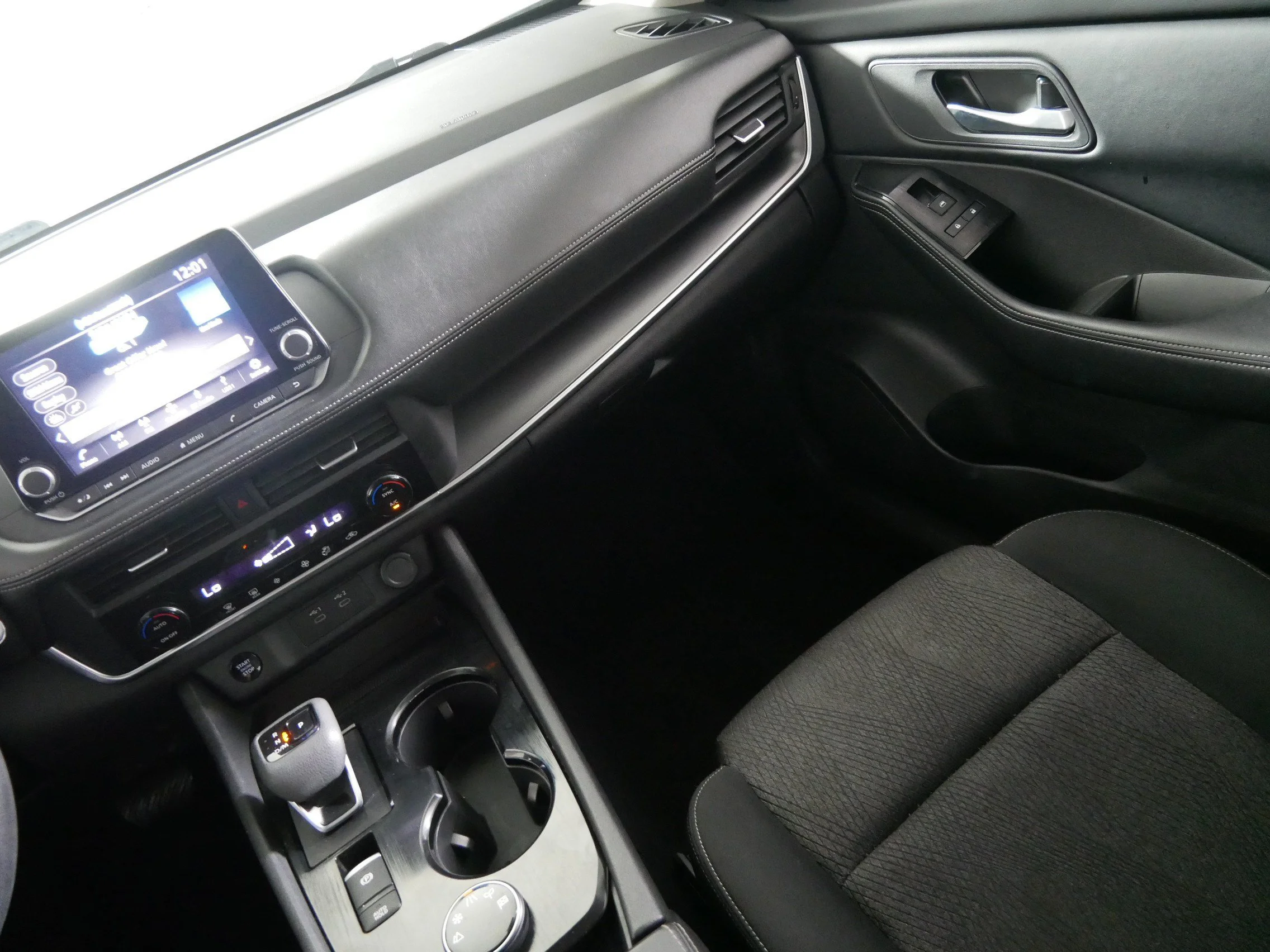 Used 2024 Brilliant Silver Metallic Nissan SV image 11